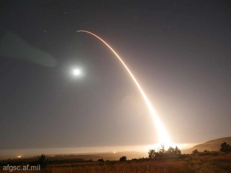 Statele Unite anunţă că au testat cu succes o rachetă balistică intercontinentală