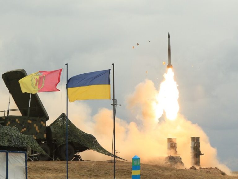 Atacuri masive cu rachete în mai multe regiuni din Ucraina, care au vizat infrastructuri energetice
