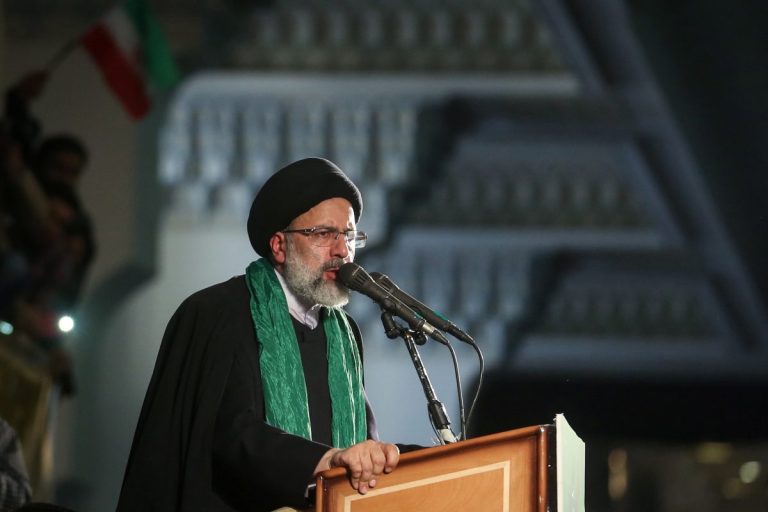 BIOGRAFIE. Preşedintele iranian Ebrahim Raisi, un ultraconservator aflat la putere din 2021 şi inamic declarat al Israelului