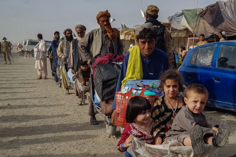 Uniunea Europeană va încerca să prevină un aflux major de refugiaţi din Afganistan susţinând ţările vecine
