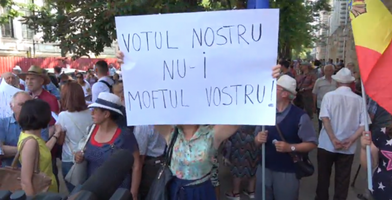 Protest la Chişinău împotriva deciziei de invalidare a alegerilor din capitala Republicii Moldova