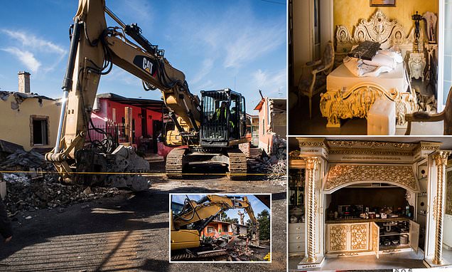 Vile luxoase construite ilegal de clanul mafiot Casamonica, demolate cu buldozerul la Roma
