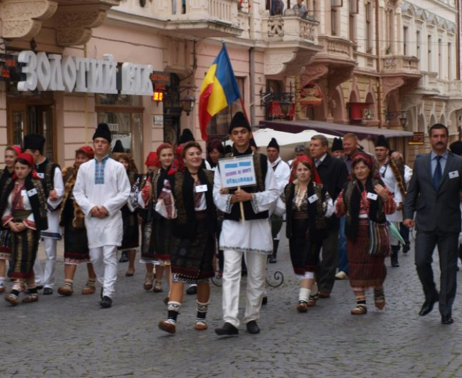 În Odesa numărul școlilor cu predare în limba română a crescut de la 3 la 16. Ambasadorul României la Kiev: Ziua Limbii române ar putea fi sărbătorită și în Ucraina