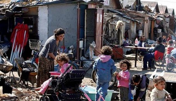 O tabără de romi, evacuată de autoritățile din Roma