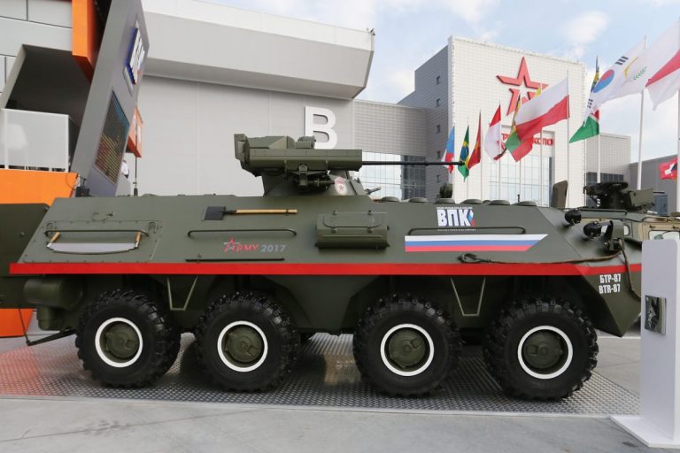 Garda Naţională rusă se echipează cu două vehicule antirevoltă