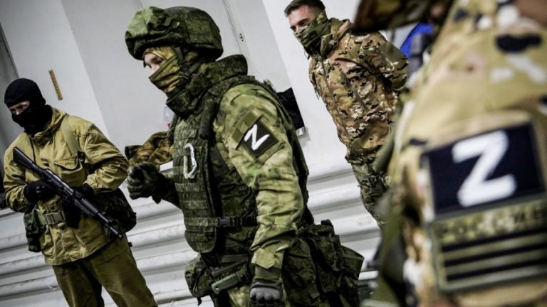 Rusia se confruntă cu prima insurecţie armată în decenii. Ce ştim pâna acum despre atac