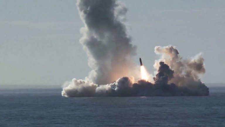 Rusia a lovit cu rachete supersonice anti-navă o ţintă de antrenament din Marea Japoniei