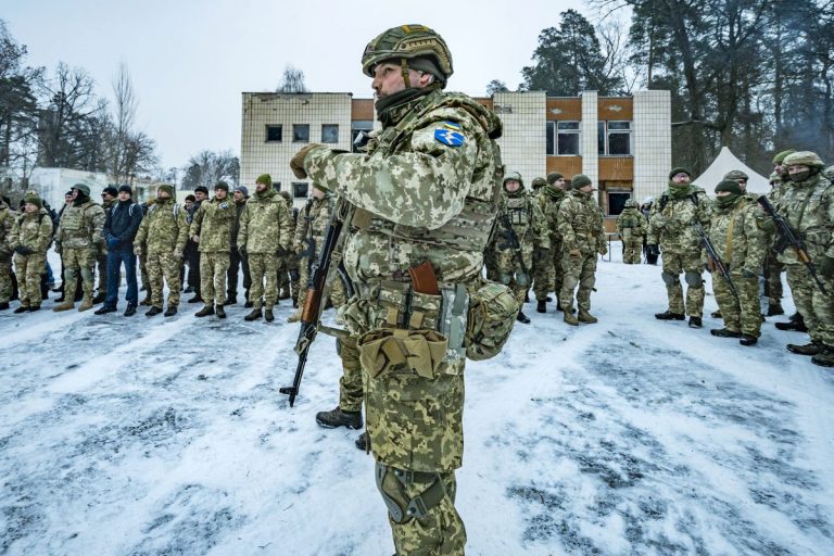 Parlamentul Ucrainei a decretat stare de urgenţă din cauza ameninţării ruse