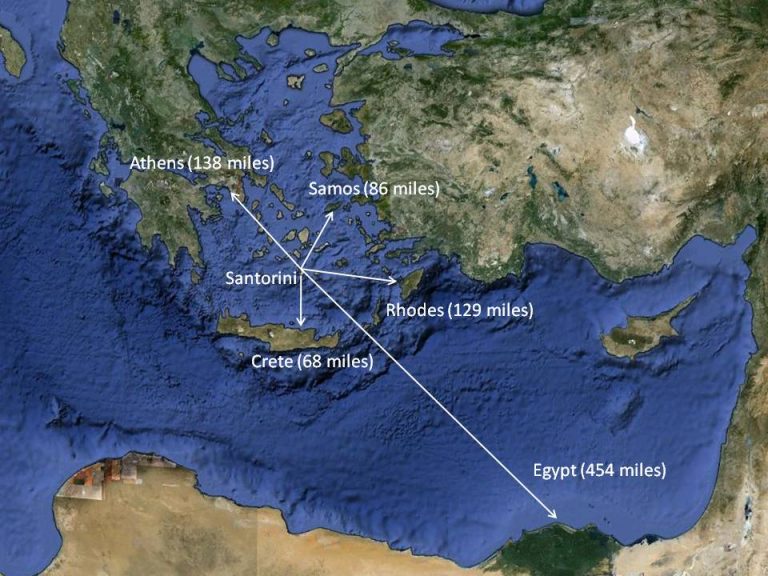 O ambarcaţiune cu 60 de migranţi, inclusiv numeroşi copii, interceptată la sud de Creta