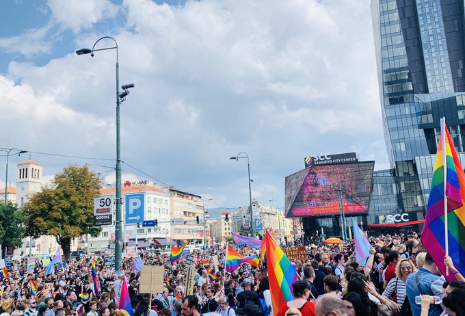 Prima Paradă Gay din Bosnia-Herţegovina – Peste 2.000 de participanți