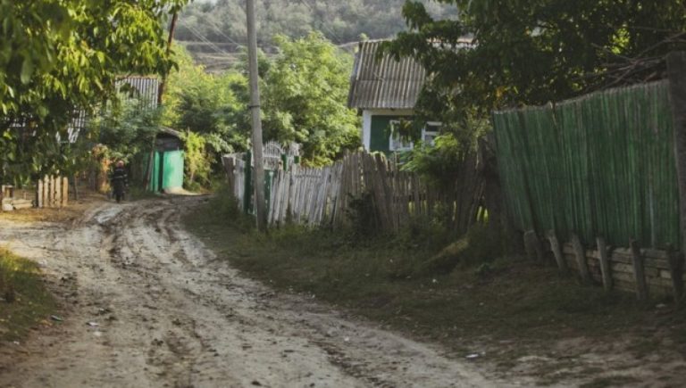 Tot mai puține sate din Republica Moldova unde populația este mai mare de 10 000 locuitori
