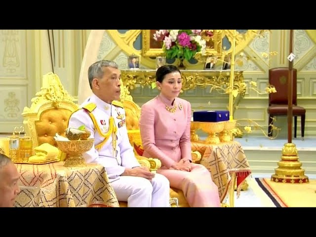 Regele Thailandei s-a însurat cu şefa adjunctă a echipei sale de securitate
