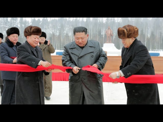 Kim Jong-un şi-a făcut STAŢIUNE lângă muntele sacru