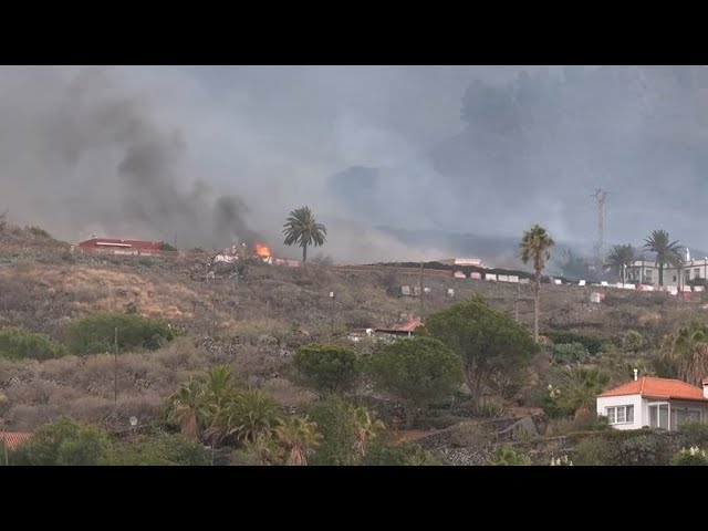 Lava vulcanului din Canare face RAVAGII în La Palma