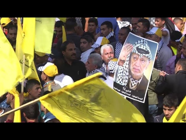 Zeci de mii de palestinieni au comemorat în Gaza, pentru prima dată din 2007, moartea lui Yasser Arafat