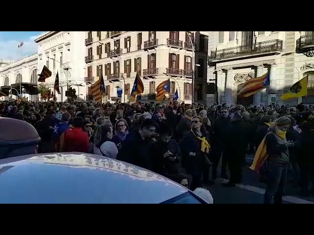 Spania : Mii de persoane au defilat în Barcelona împotriva independenţei Cataloniei