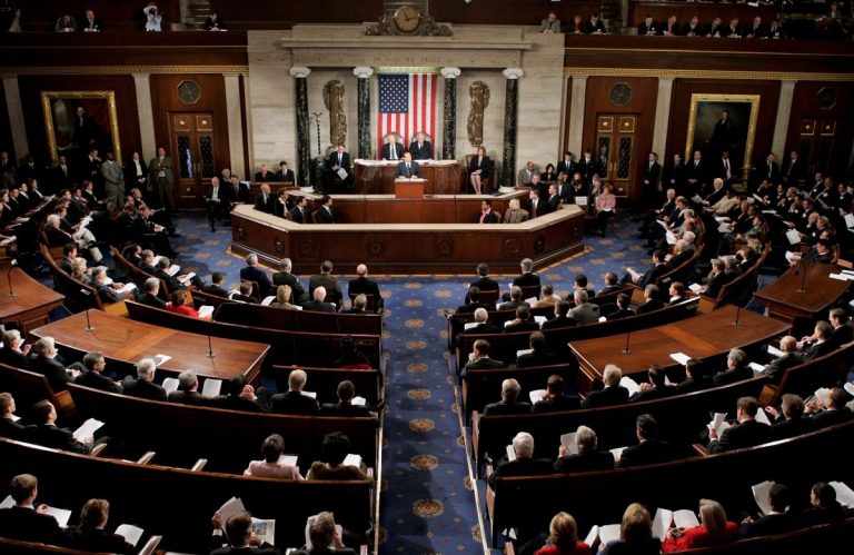 Senatorii democraţi americani au acceptat un compromis bugetar pentru a pune capăt închiderii parţiale a activităţii guvernului federal american
