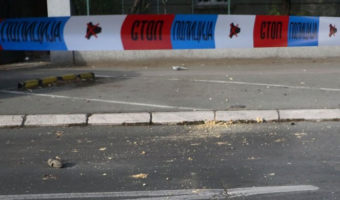 Un profesor a dezarmat un bărbat care intrase într-un liceu din centrul Serbiei cu o puşcă de asalt
