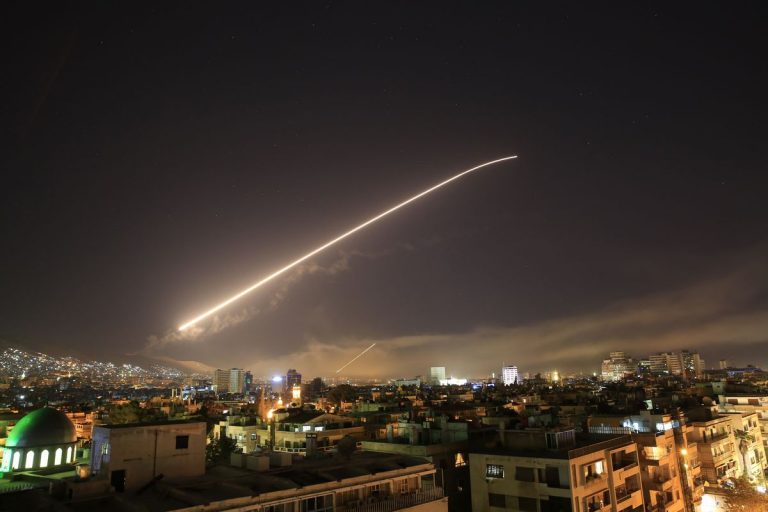 Bombardamentele americane din Siria au ucis cel puțin 17 oameni