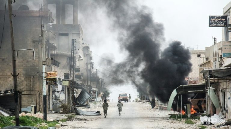 Zeci de persoane, ucise în bombardamente efectuate în estul Siriei de coaliţia coordonată de SUA