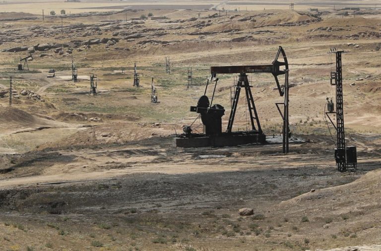 Miliţiile SDF au capturat unul dintre cele mai mari câmpuri petrolifere din Siria