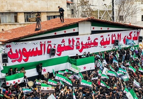 Mii de sirieni au manifestat la Idlib pentru a marca 12 ani de la revolta antiregim