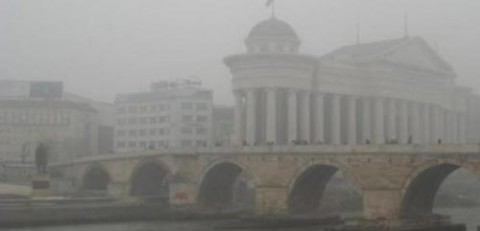 Capitala Macedoniei Skopje este asfixiată de poluare pentru a doua zi consecutiv