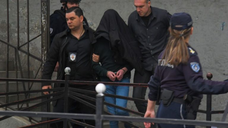 Testele toxicologice ale adolescentului ce a împuşcat mortal 9 oameni într-o şcoală din Belgrad au ieşit negative