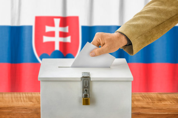 Slovacii votează sâmbătă în cadrul primului tur al alegerilor prezidenţiale