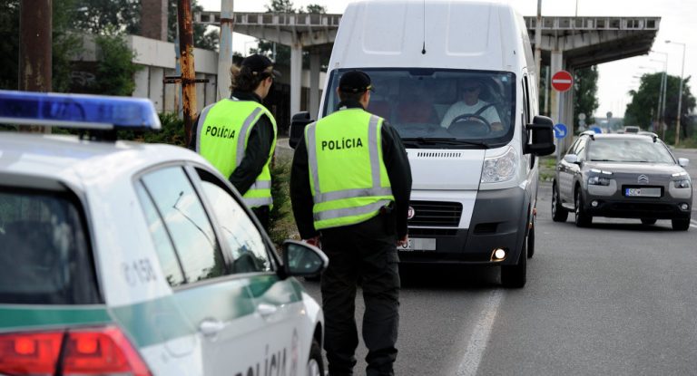 Cel puţin cinci morţi după ce un şofer beat a intrat cu maşina într-un grup de studenţi la Bratislava
