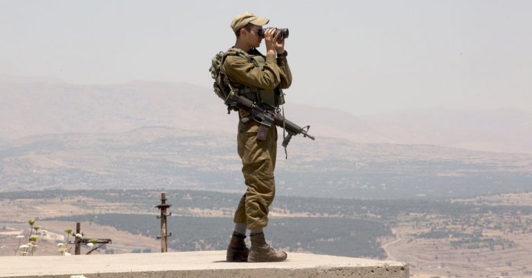 Israelul a arestat doi arabi, banuiti ca au ucis un soldat