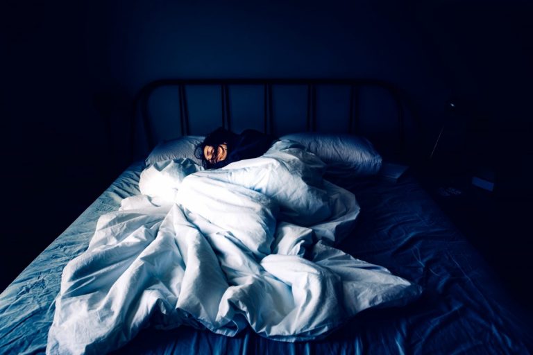 Demența cauzează tulburări de somn. Gestionarea lor poate fi o adevărată provocare