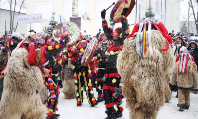 Află care sunt tradițiile și obiceiurile în ajun de Anul Nou