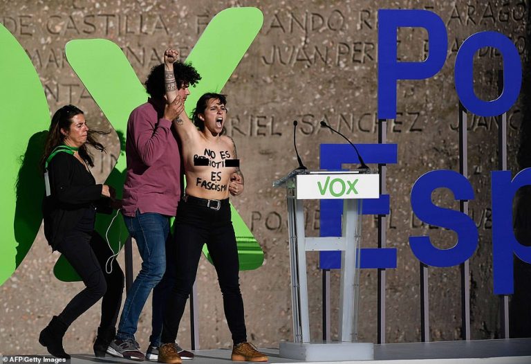 Alegeri în Spania: Un miting al partidului de extremă dreaptă Vox a fost perturbat de activiste Femen