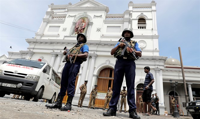 Sri Lanka: Şeful poliţiei refuză să demisioneze după seria de atentate