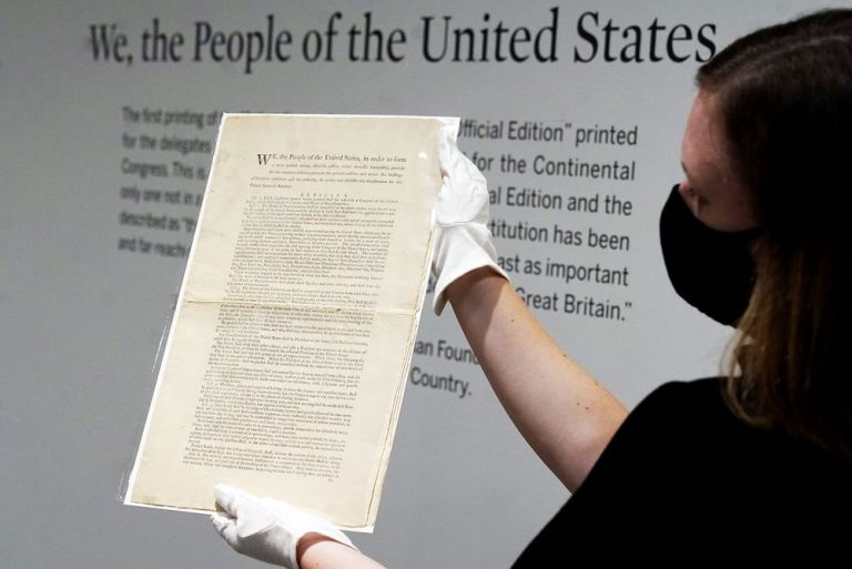Un exemplar original al Constituţiei SUA, scos la licitaţie pentru 15-20 milioane de dolari