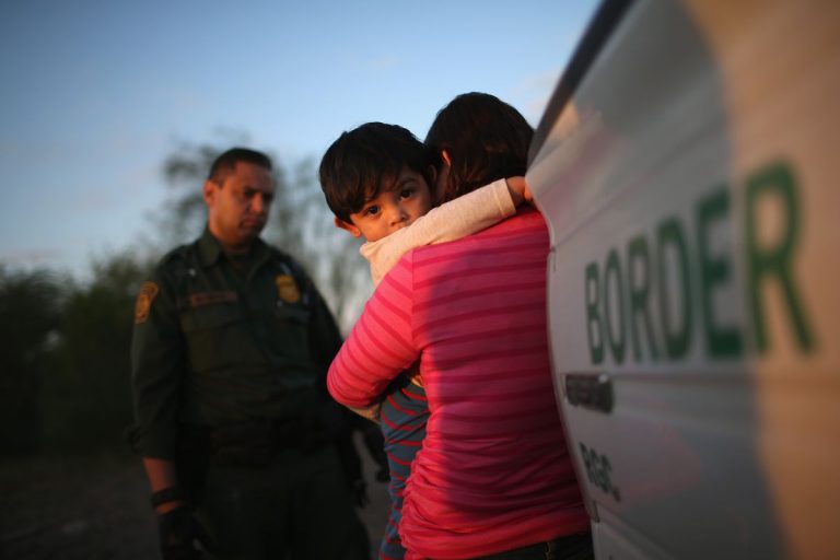 Copiii migranţilor trimişi înapoi din SUA se confruntă cu o situaţie “mai complicată” la întoarcere(UNICEF)