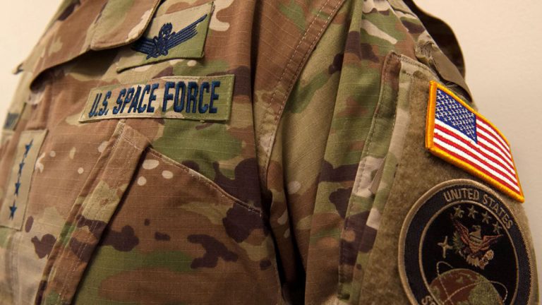 Trump dezvăluie logo-ul Forței Militare Spațiale