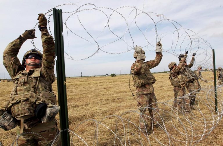 Administrația Trump extinde autoritatea militarilor de la granița cu Mexicul