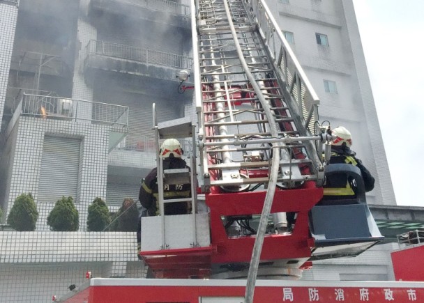 Nouă morți şi 15 răniți într-un incendiu la un spital din Taiwan