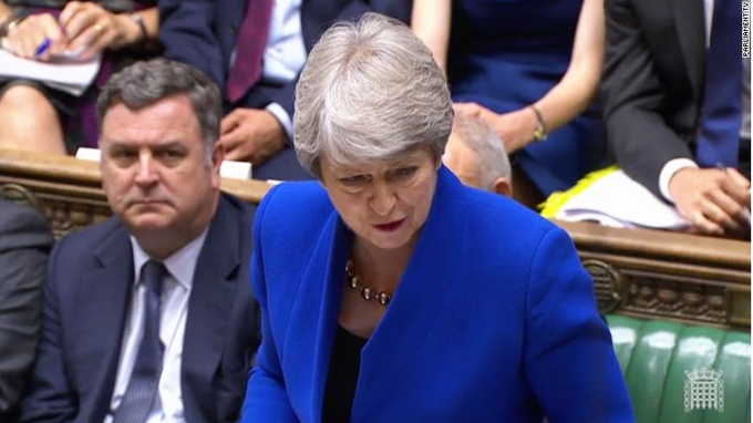 Theresa May, cuprinsă de emoţii la ultima apariţie în parlamentul britanic în calitate de premier