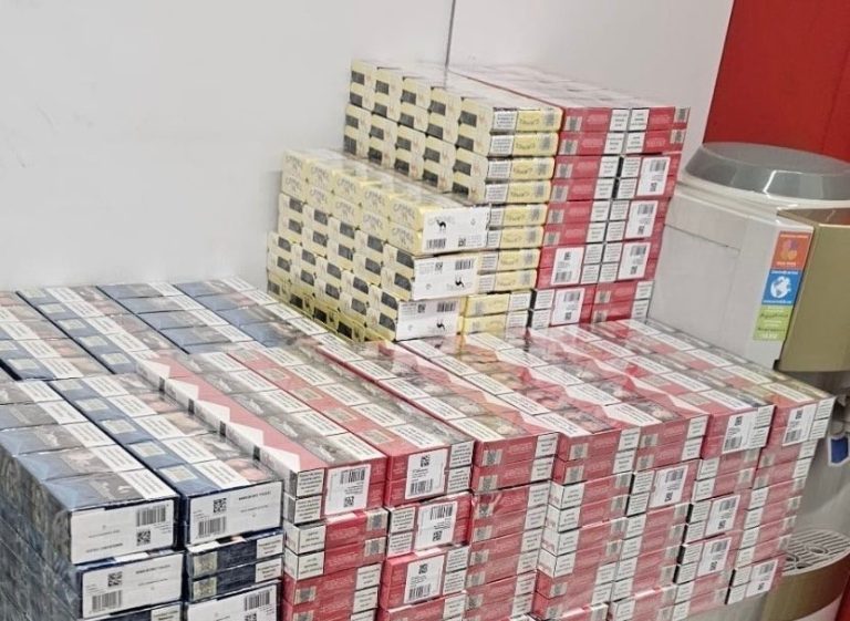 Cu peste 1500 de pachete cu țigări în bagaje. Doi străini riscă sancțiuni