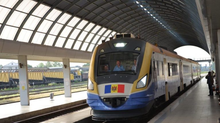 Orarul trenului care circulă pe traseul Chișinău-Iași a fost modificat. Vezi care este graficul