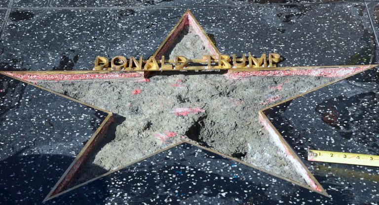 Steaua lui Trump de pe Hollywood Walk of Fame a fost din nou vandalizată