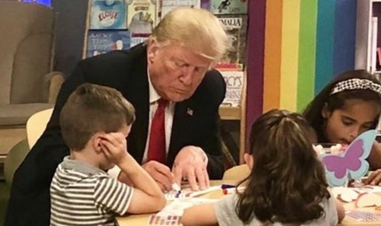 Trump a colorat greșit steagul Statelor Unite în timpul unei vizite la un spital de copii din Ohio