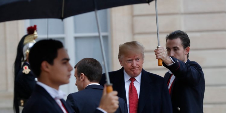 Franța: Trump nu a participat la comemorarea militarilor americani ucişi în Primul Război Mondial din cauza ploii