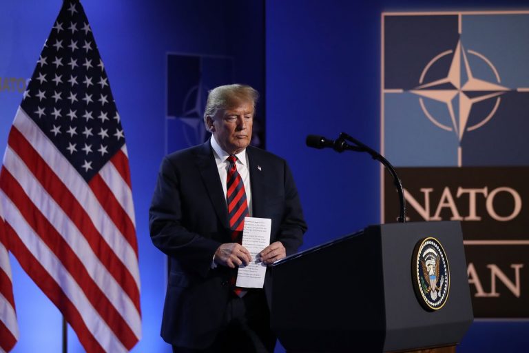Trump era dispus să retragă SUA din NATO în 2018, scrie Bolton în cartea sa