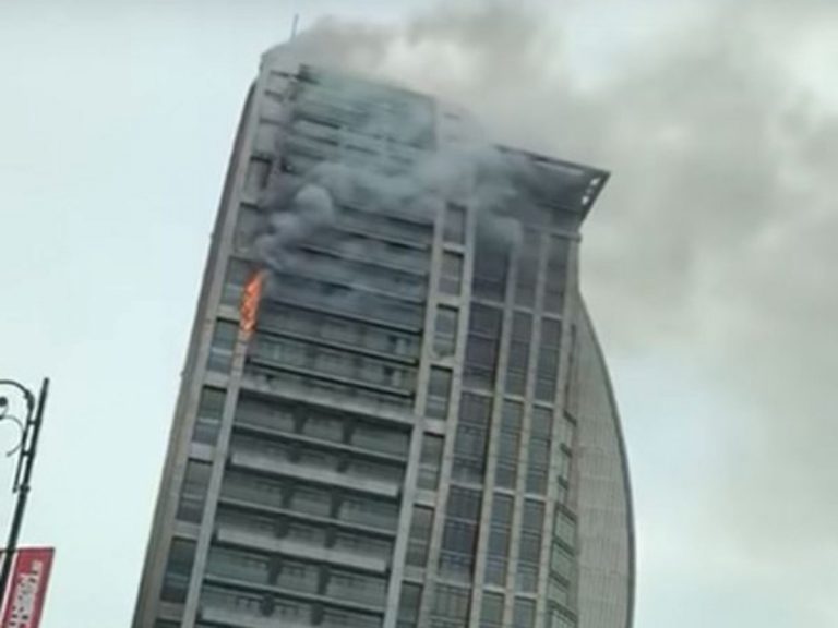 Azerbaidjan : Incendiu în Baku la edificiul care ar fi trebuit să devină un ‘Trump Tower’