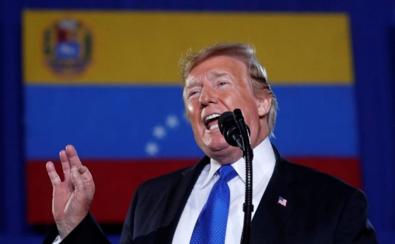 Trump ia în considerare acordarea statutului de refugiat cetățenilor venezueleni care emigrează în SUA