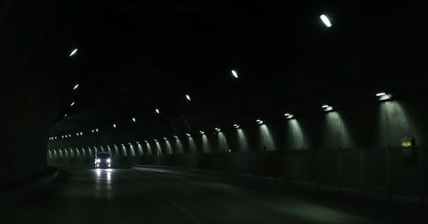 Trei morţi într-un accident de maşină produs într-un tunel din Principatul Monaco
